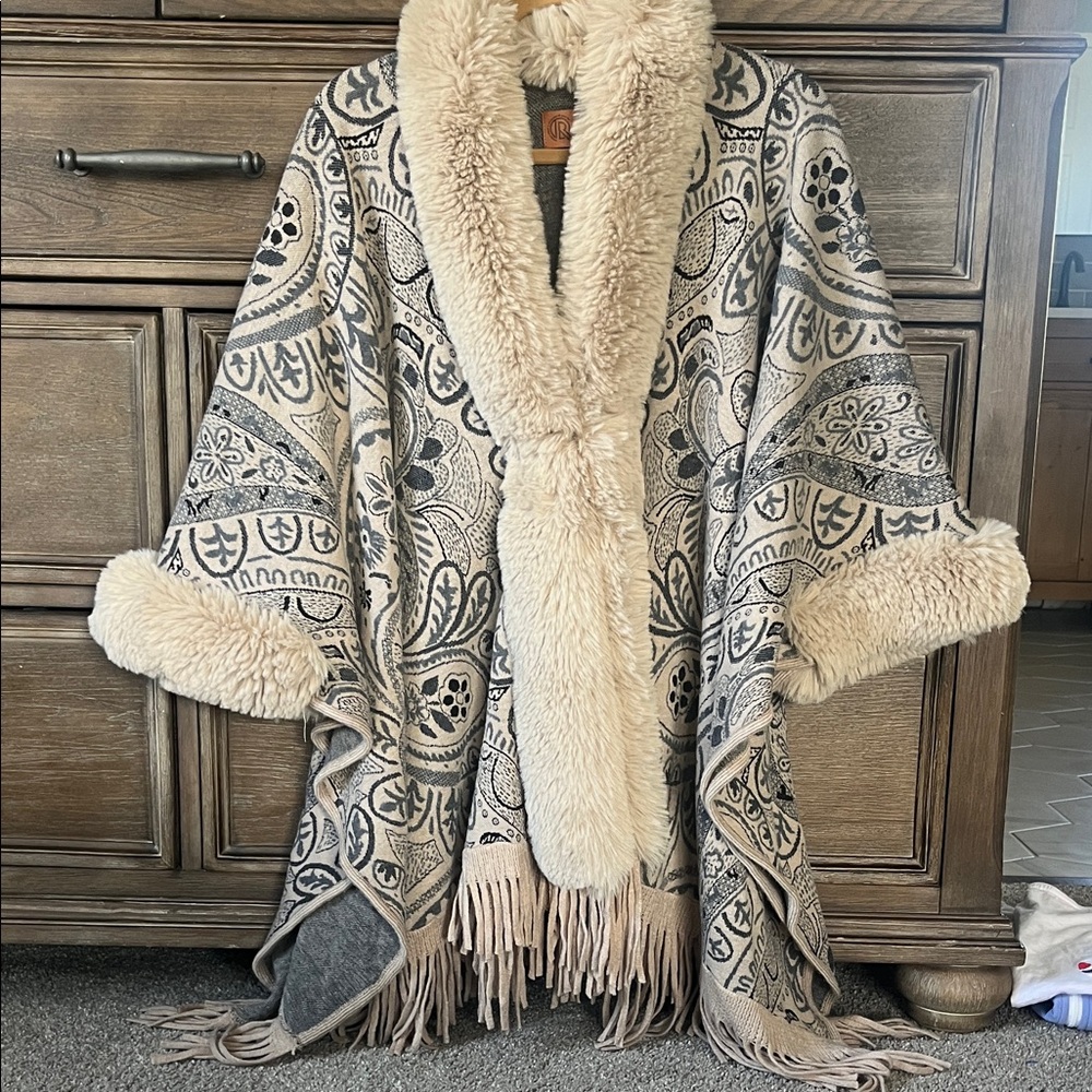 Original USA Cozy Faux Shearling Trim Printed Shawl Coat - Cream/Grey
